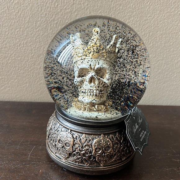 Bella Lux Halloween Decor King Skull  Water Globe Musical New - Picture 4 of 4